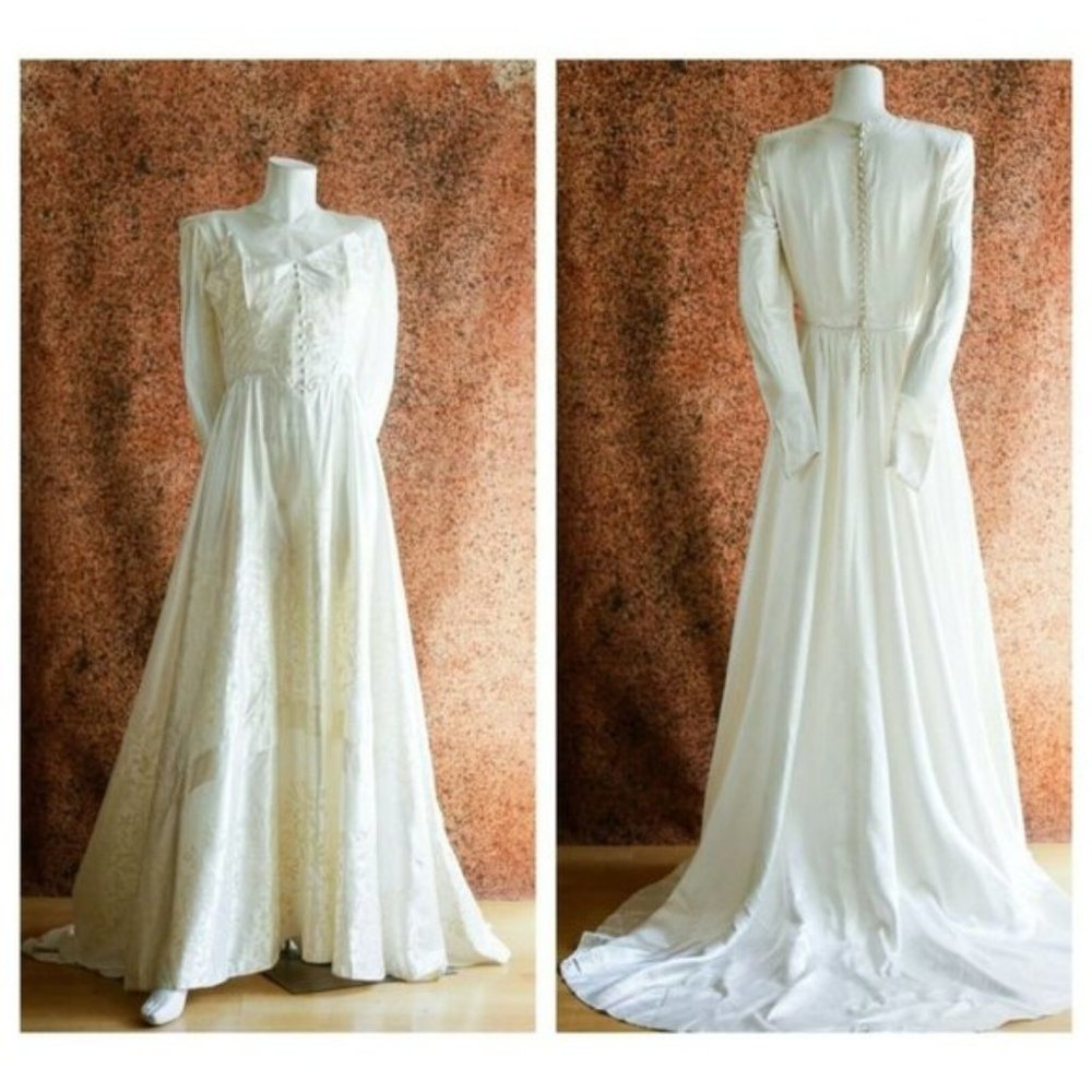 Vintage Light Ivory  Satin Flecked Wedding Dress w Train Detail S/M